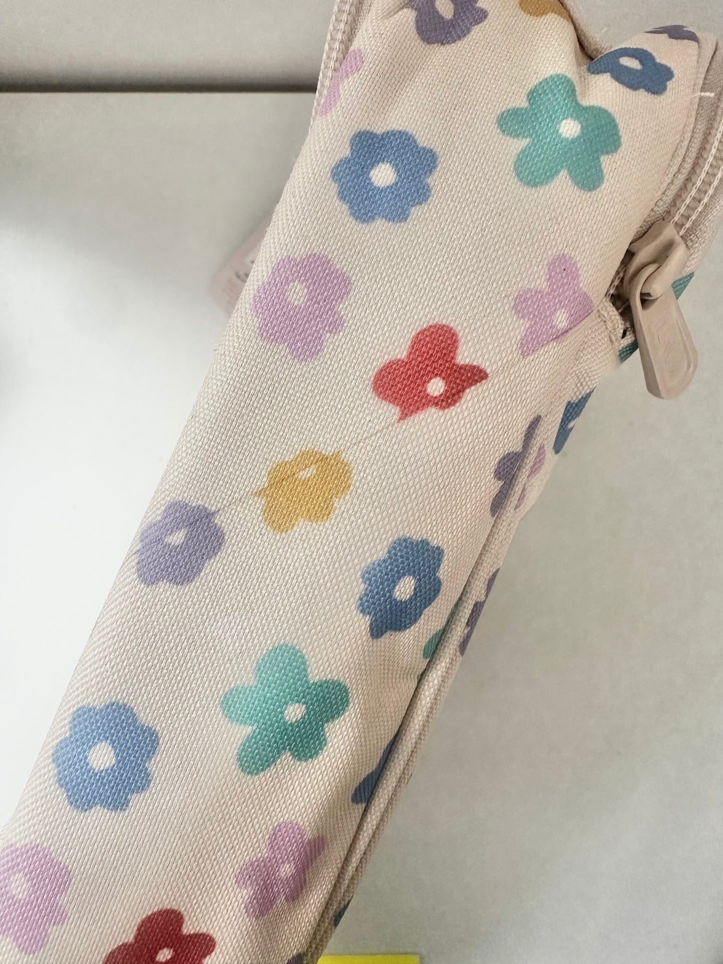 MontiiCo Insulated Lunch Bag - Daisy Dream ***PRINT FLAW***